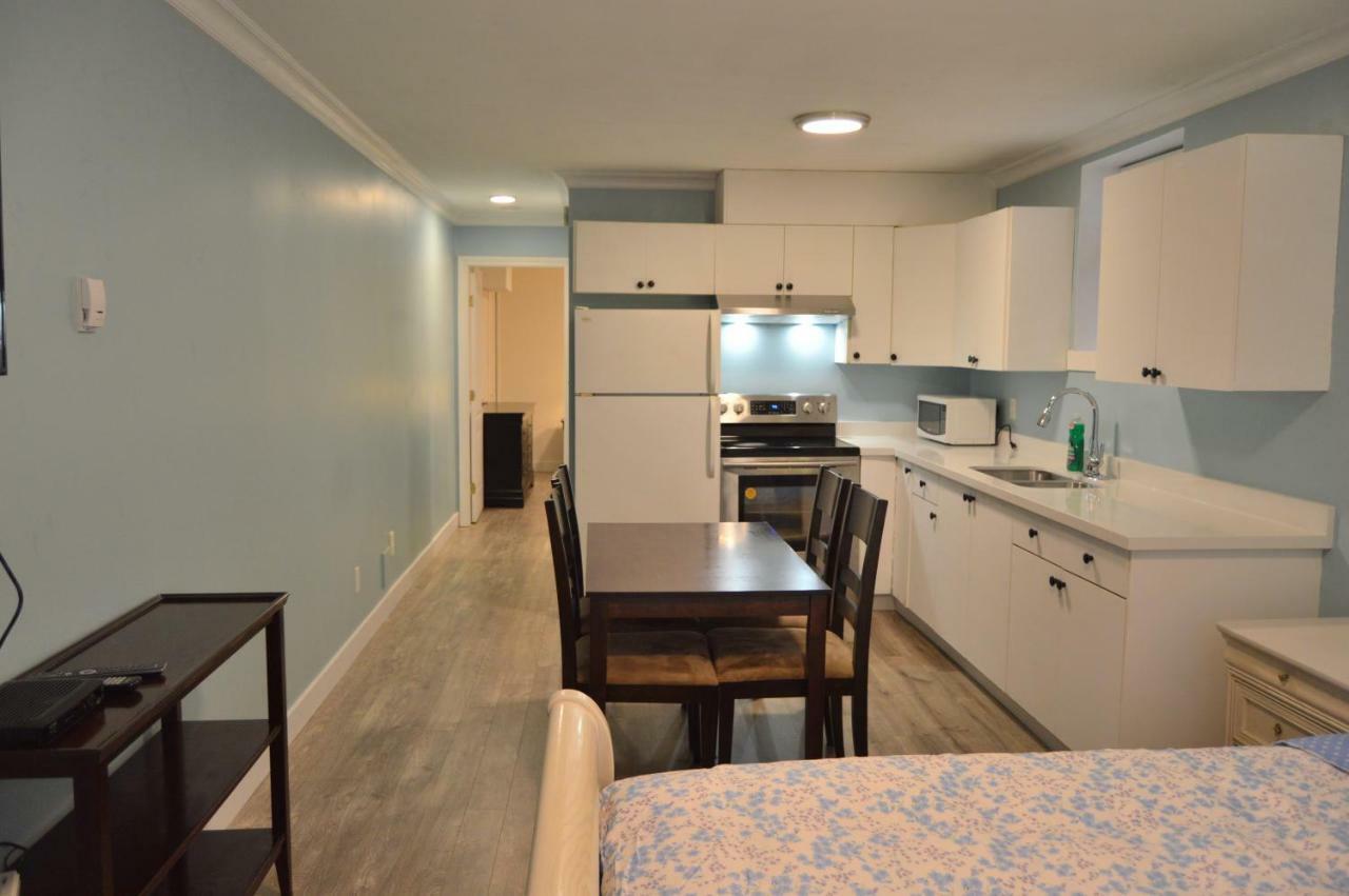 Jane'S Cozy Suite Суррей Экстерьер фото